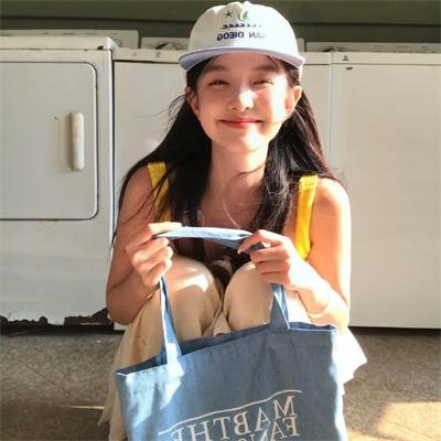 公主的新衣 海报